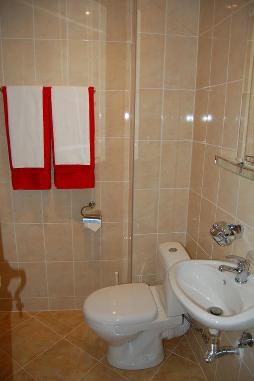 Rozovata Kashta Hotel Кюстендил Стая снимка